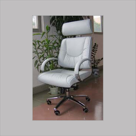 White Stylish Looks Boss Chair