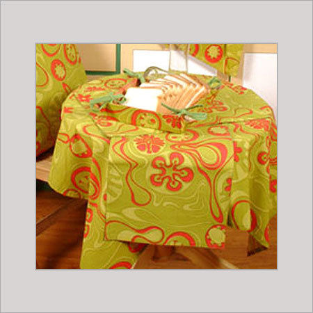 ROUND TABLE LINEN