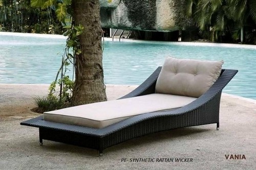 Durable Synthetic Rattan Wicker Outdoor Daybed