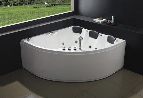 White Luxurious Massage Bathtub Size: 1600A 1600A 700