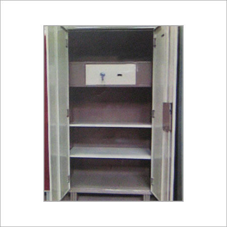 TOP LOCKER STEEL ALMIRAH