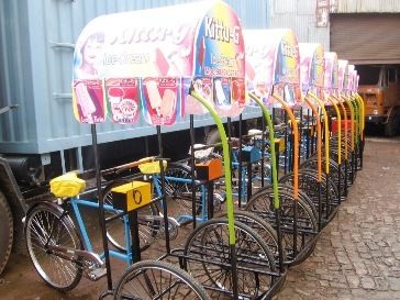 Ice Cream And Beverages Vending Trolley