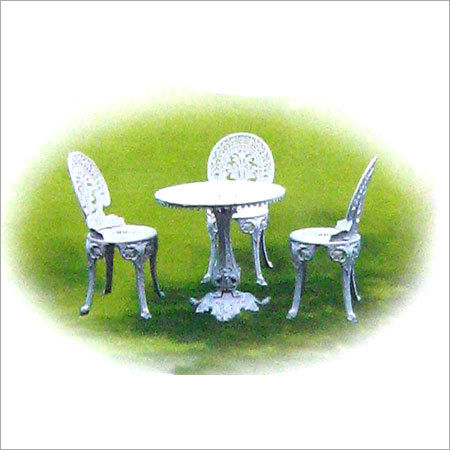 White Antique Design Garden Chair Set