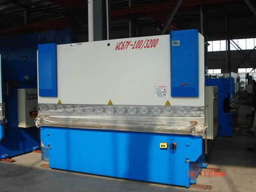 White And Blue Heavy Duty Shearing Machine