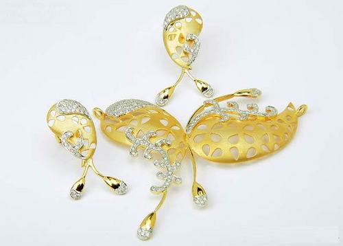 Fish Design Diamond Pendant