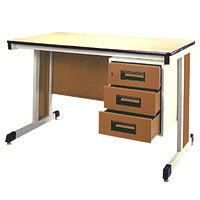 Mesaten-Biege Office Table With Three Drawers