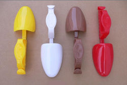 Coloured Plastic Shoe Tree