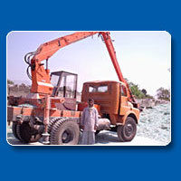 Truck Mounted Crane - Compact Design , Efficient Power Consumption and User-Friendly Operation for Versatile Unloading