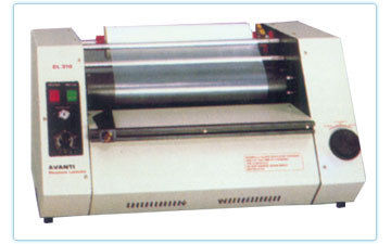 COMPACT LAMINATION MACHINE