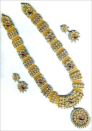 Diamond Studded Bridal Kundan Necklace Set