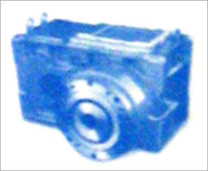 EXTRUDER HELICAL GEAR BOX