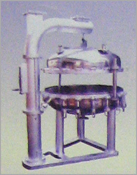 PRESSURE FILTER FOR CHARCOAL FILTRATION