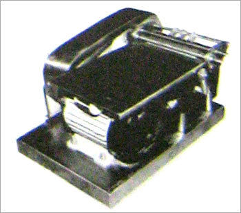 Hand Label Gumming Machine