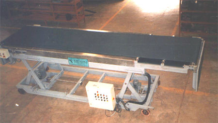 Telescopic Lift Table With Belt Conveyor