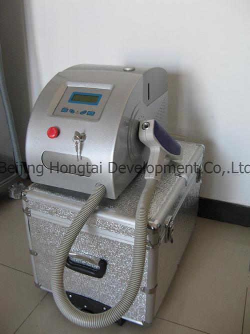 Silver Latest Yag Laser Tattoo Removal Machine (T8B)