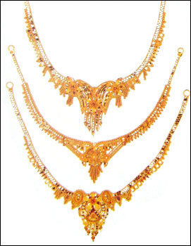 Gold Necklace - 18K Gold, Elegant Design with Durable Finish | Eye-Catching and Perfect for Any Occasion