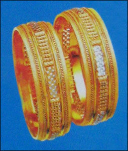 Designer Yellow Gold Bangles Gender: Women'S