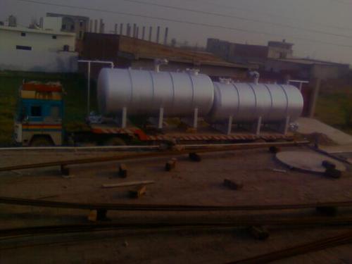 Storage Tank - Superior Quality Raw Materials, Customizable Sizes and Dimensions