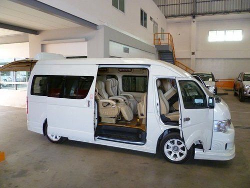 High Roof 15 passenger seats Hiace Commuter Bus