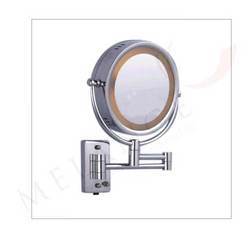 Magnifying Mirror With Light