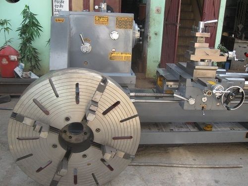 Lathe Machine With Chucks