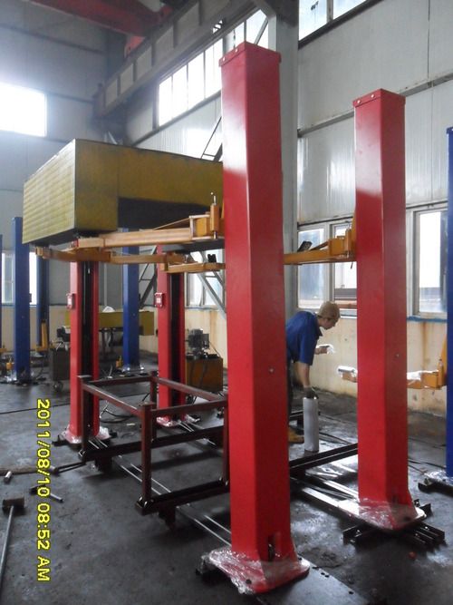 Two Racks Hydraulic Lifts DTPF609