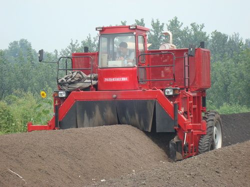 Self-Propelled Compost Mixer Machine