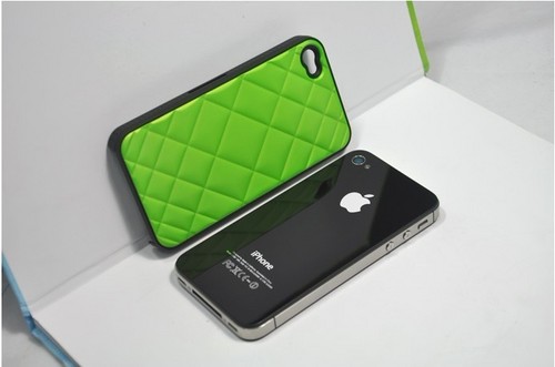 iPhone के लिए चेकर हार्ड केस कवर