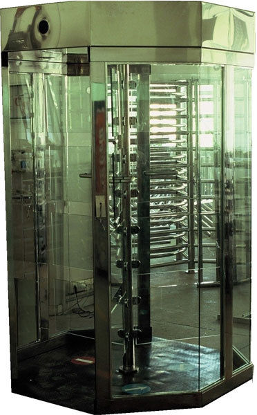 Full Height Glass Turnstile