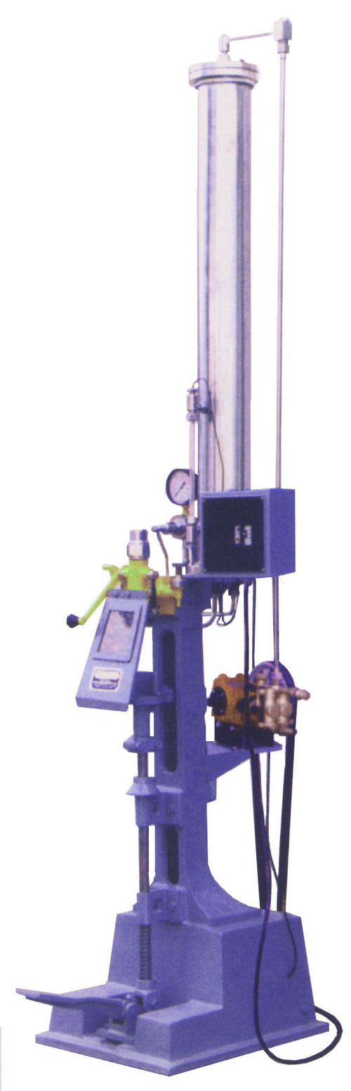 Soda Filling Machine - Durable & Quality Combined Carbonator with Standalone Model, 500-600 Bottles Per Hour Capacity