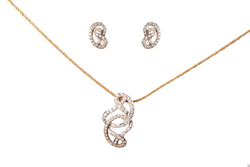 झुमके और पेंडेंट सेट