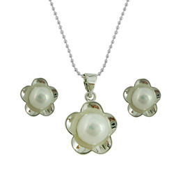 Trendy Pendant Set