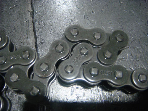 Motorcycle Chains - Pitch 12.7mm, Roller Diameter 8.51mm, Width 7.75mm | High Ultimate Tensile Strength 17.8kN, Durable Design