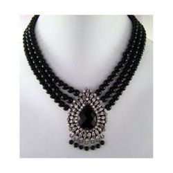 Black Moti Necklace Set at Best Price in New Delhi, Delhi | Entice Jewelery