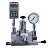 Pressure And Gauge Comparator (Hydraulic)