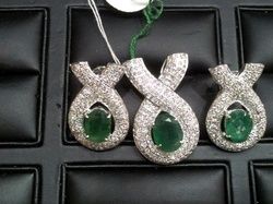 Pendant Set Emrald