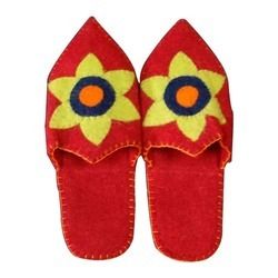 Felt Chappals