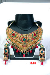 Antique Necklace Set - Colorful Designer Patterns with Trendy Fashion Appeal, Perfect for Elegant Occasions