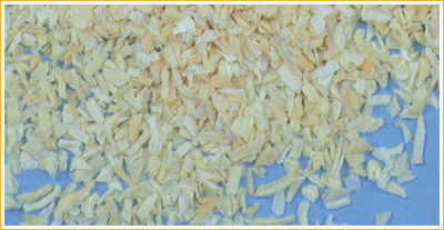 Dehydrated White Onion Chopped (Size 3 to 5mm)