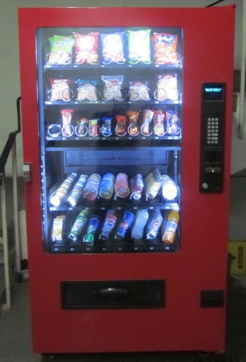 Semi Refrigerated Snack and Beverage Vending Machine - Five-Wide Configuration | Customizable Options for Diverse Food Offerings