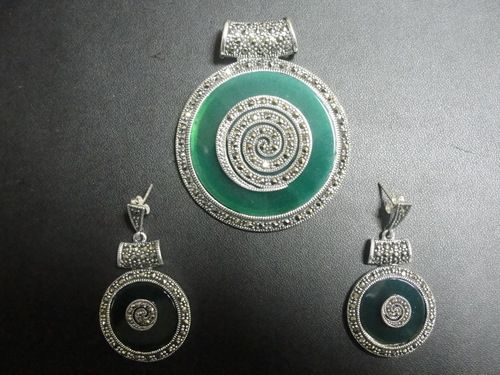 Pendants Set