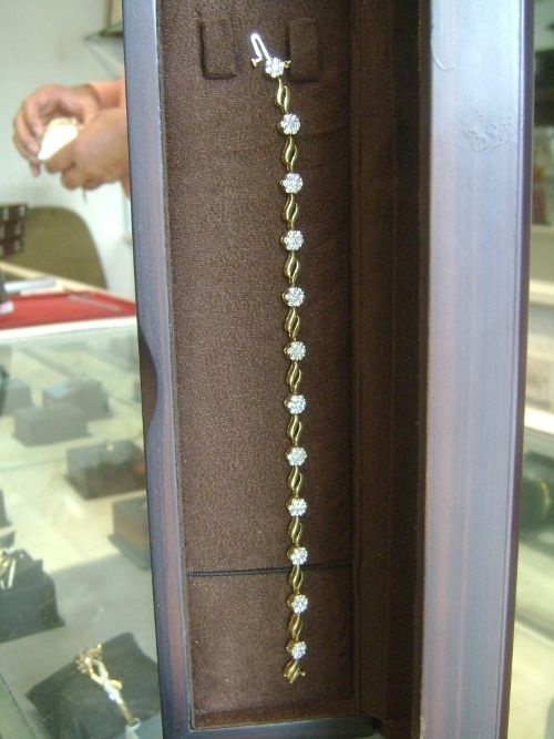 Diamond Studded Bracelets in 18Kt Gold