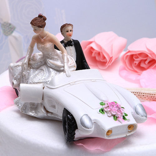 Resin wedding couple, pink cabriolet, length 13 cm, wedding piggy bank,  comic book style