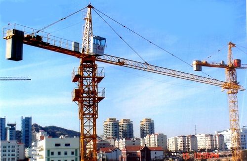 Crane - 500KN.m Hoisting Moment, 4.0t Rated Capacity, 50m Maximum Radius, Slewing Speed 0.7/0.5/0.3 r/min, Derricking Speed 31.5/15.7 m/min, Minimum Tip Capacity 0.9t