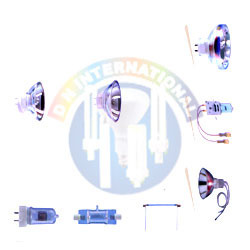 रिफ्लेक्टर के साथ और उसके बिना हैलोजन लैंप