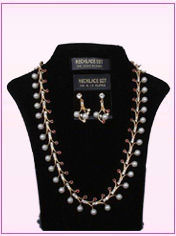 Gold Plated Necklace Set With Pearls