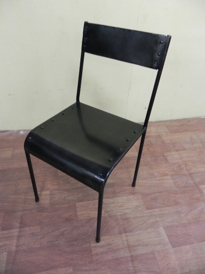 Iron Chair (VH11-33)