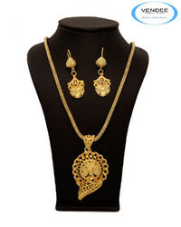 Gold Pendant Set