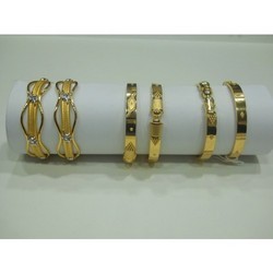 Plain Gold Bangles - Elegant Designs, Smooth Polishing , Eye-Catching Appeal