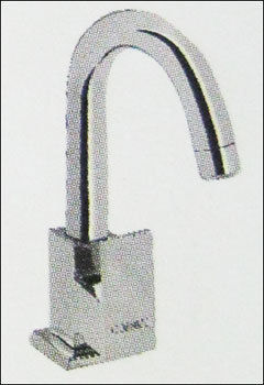 Swan Neck With Revolving Spout